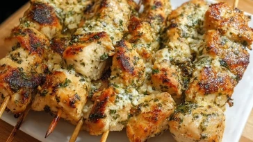 Brochettes De Poulet À LAil Et Parmesan