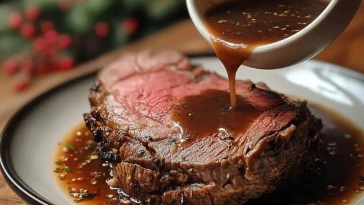 Rôti De Boeuf Avec Sauce Au Jus