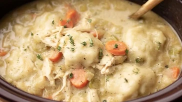 Poulet Aux Galettes Cuit À La Mijoteuse
